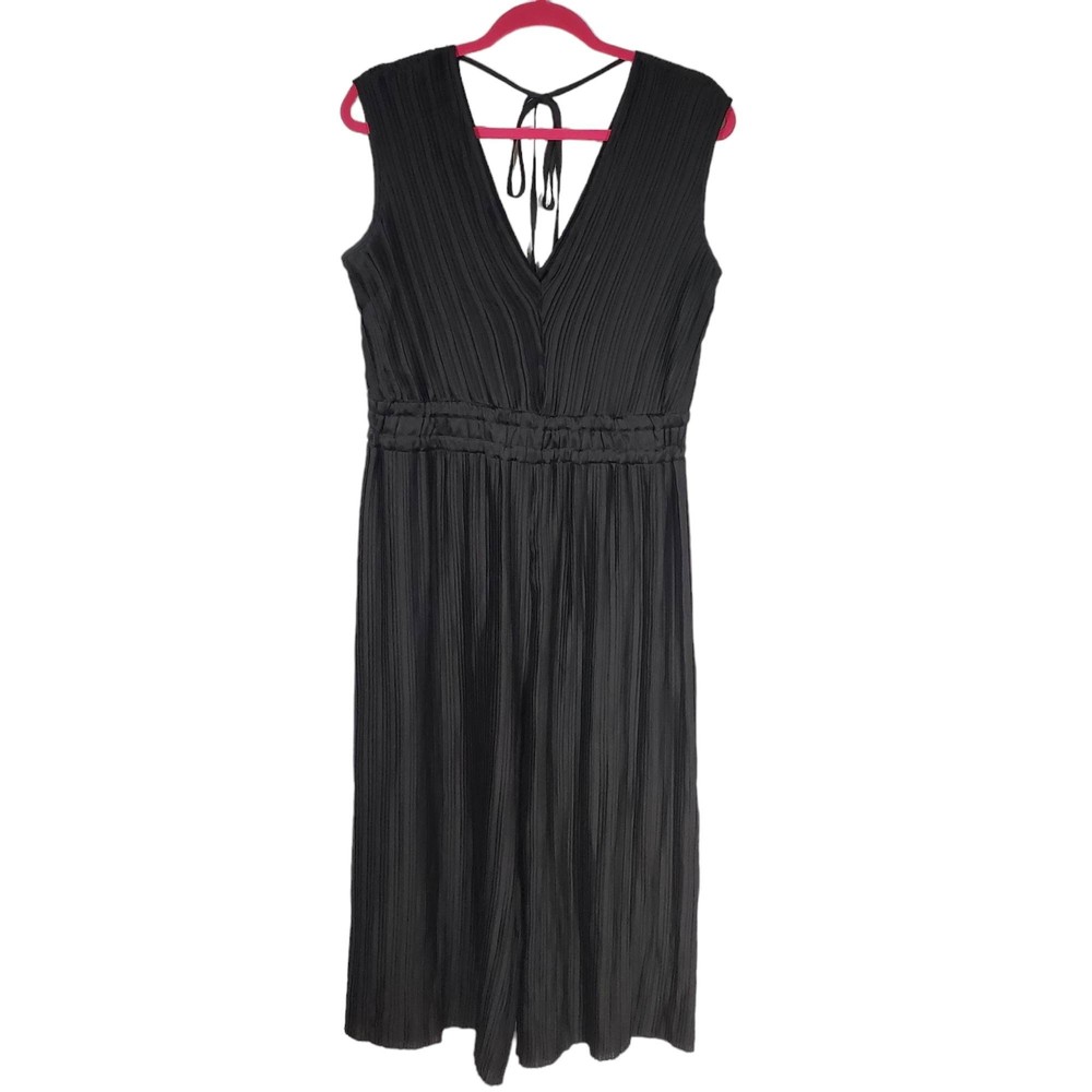 Romeo & Juliet Couture Women's size Large Black Sleeveless V-Neck Jumpsuit